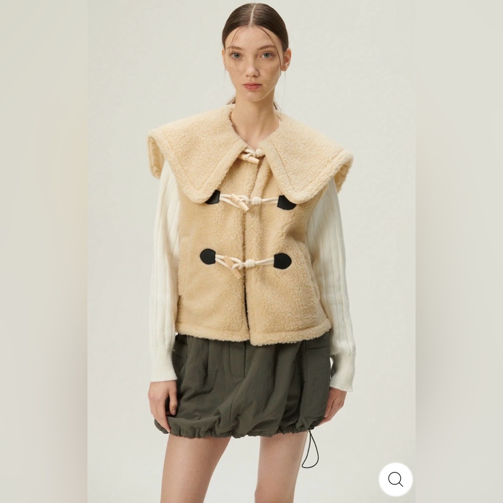 Storets -  Amy Duffle Teddy Vest.  COLOR — Beige